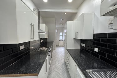 4 bed flat, Deyne Avenue, Rusholme, Manchester, M145SY - Image 4